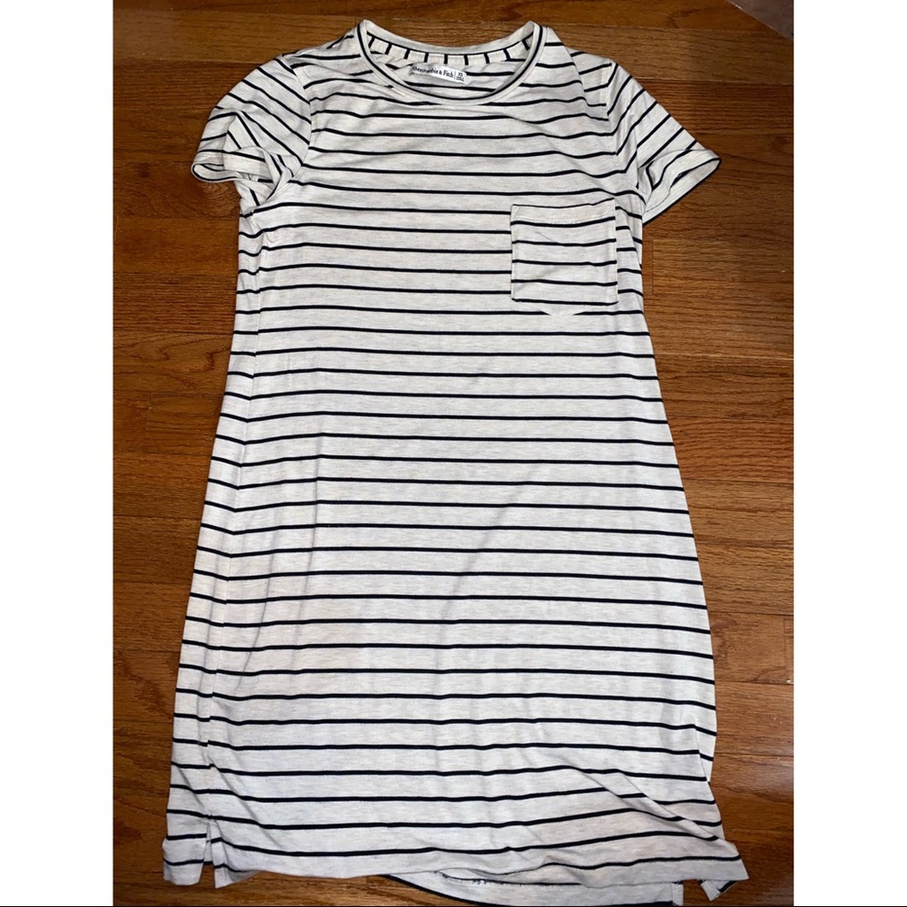 NEVER WORN Abercrombie Black&White Striped Pocket Tee Dress